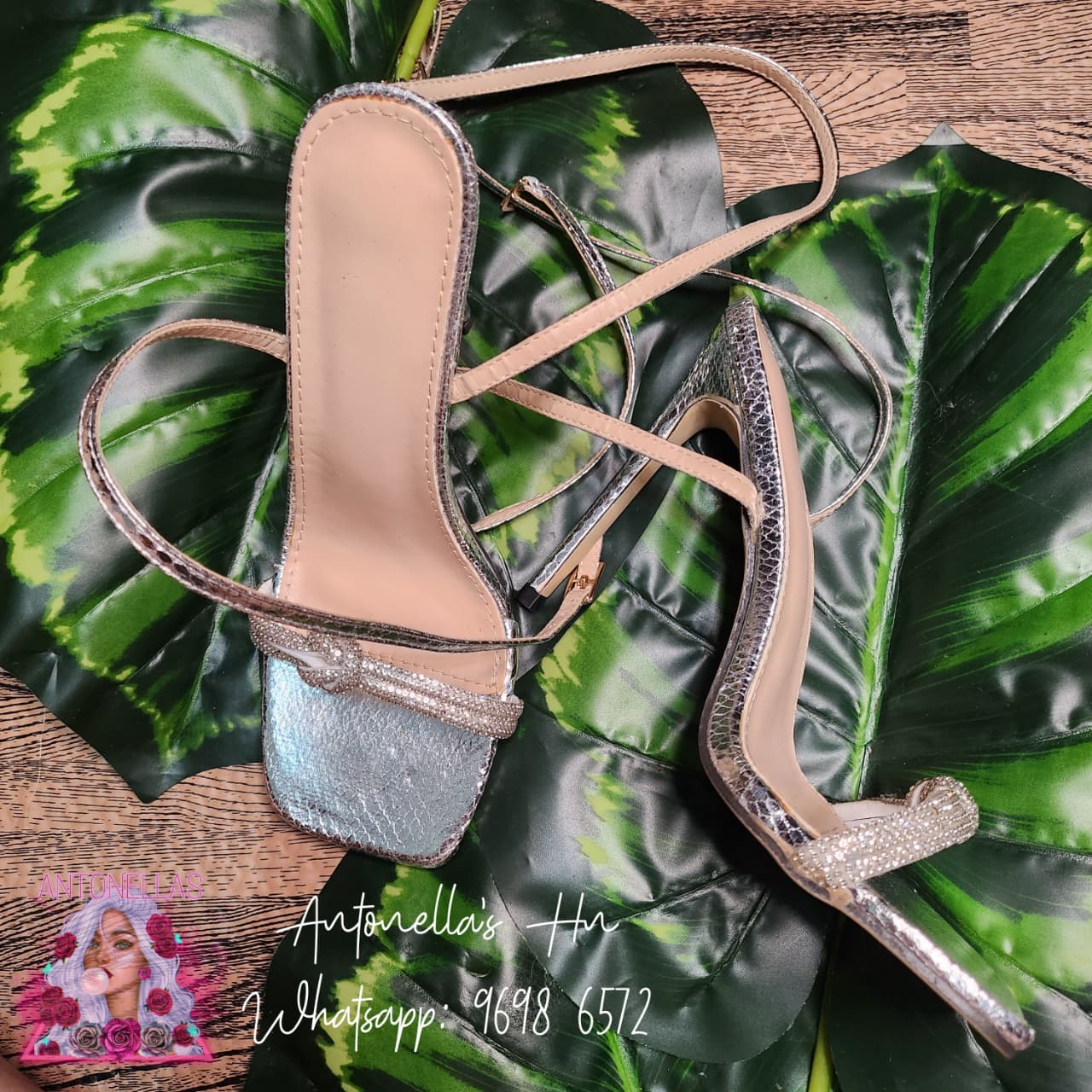 Sandalias Plateadas - Talla 6.5