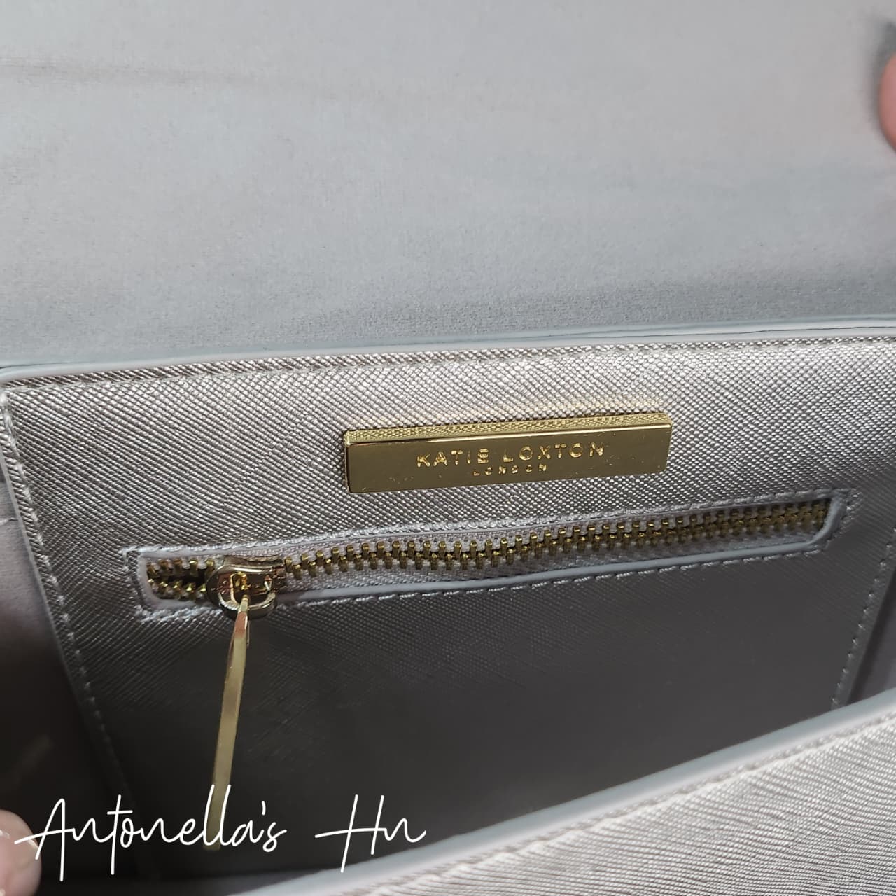 Katie Loxton Anya Bolso - Clutch Plateada