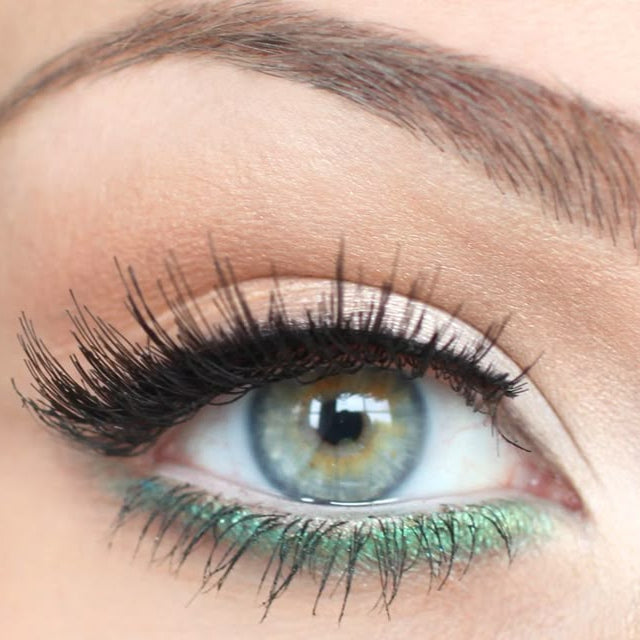 LOREAL PARIS Eyeliner Colour Riche ESMERALDA - FULL SIZE - Delineador Verde Esmeralda con Esponja para Difuminar