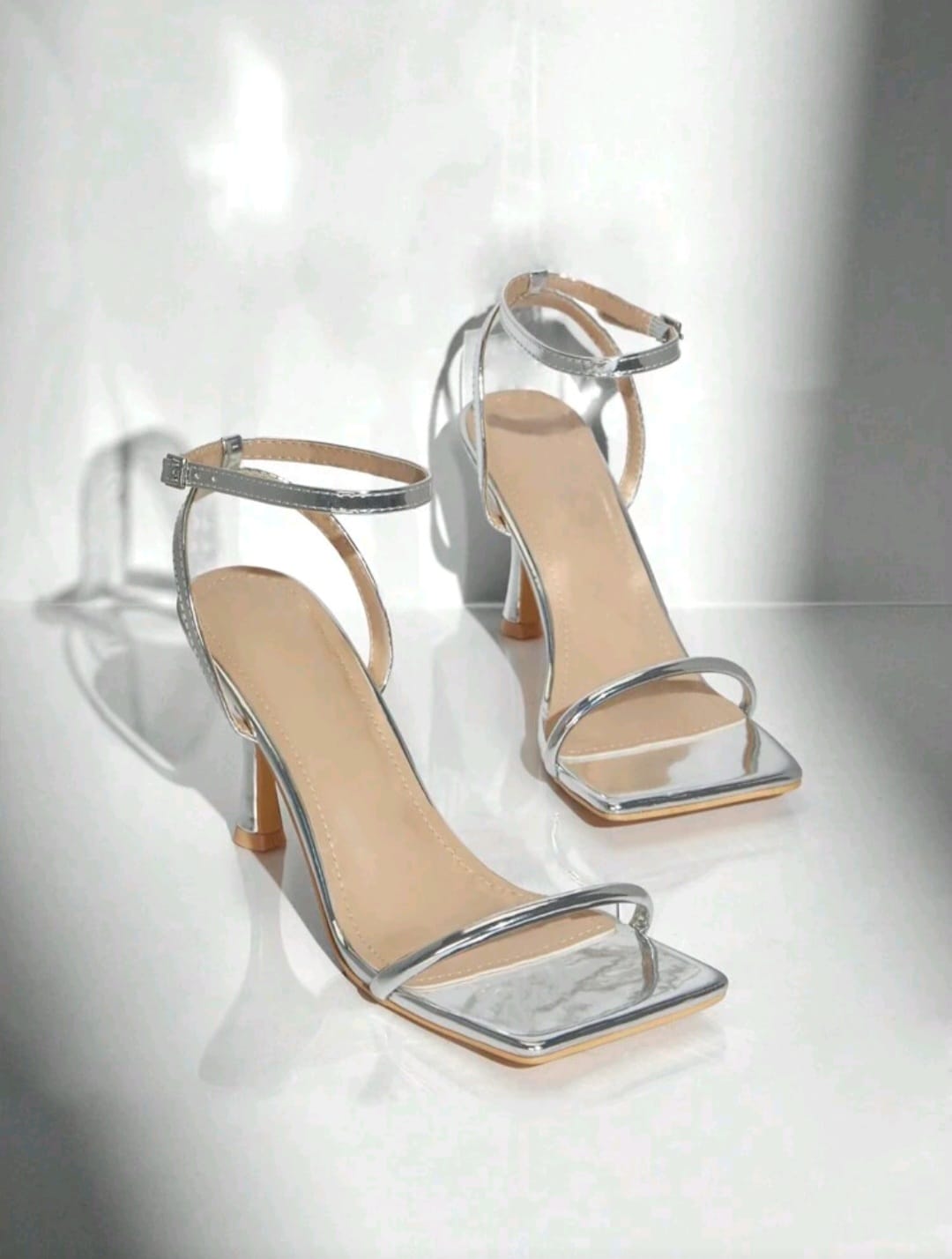 Sandalias Plateadas - Talla 6.5