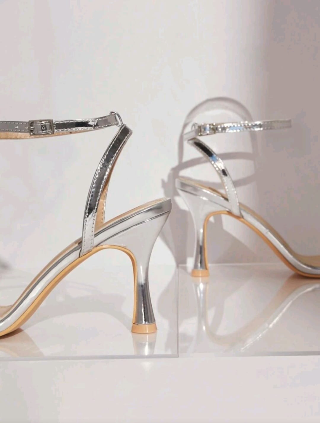 Sandalias Plateadas - Talla 6.5