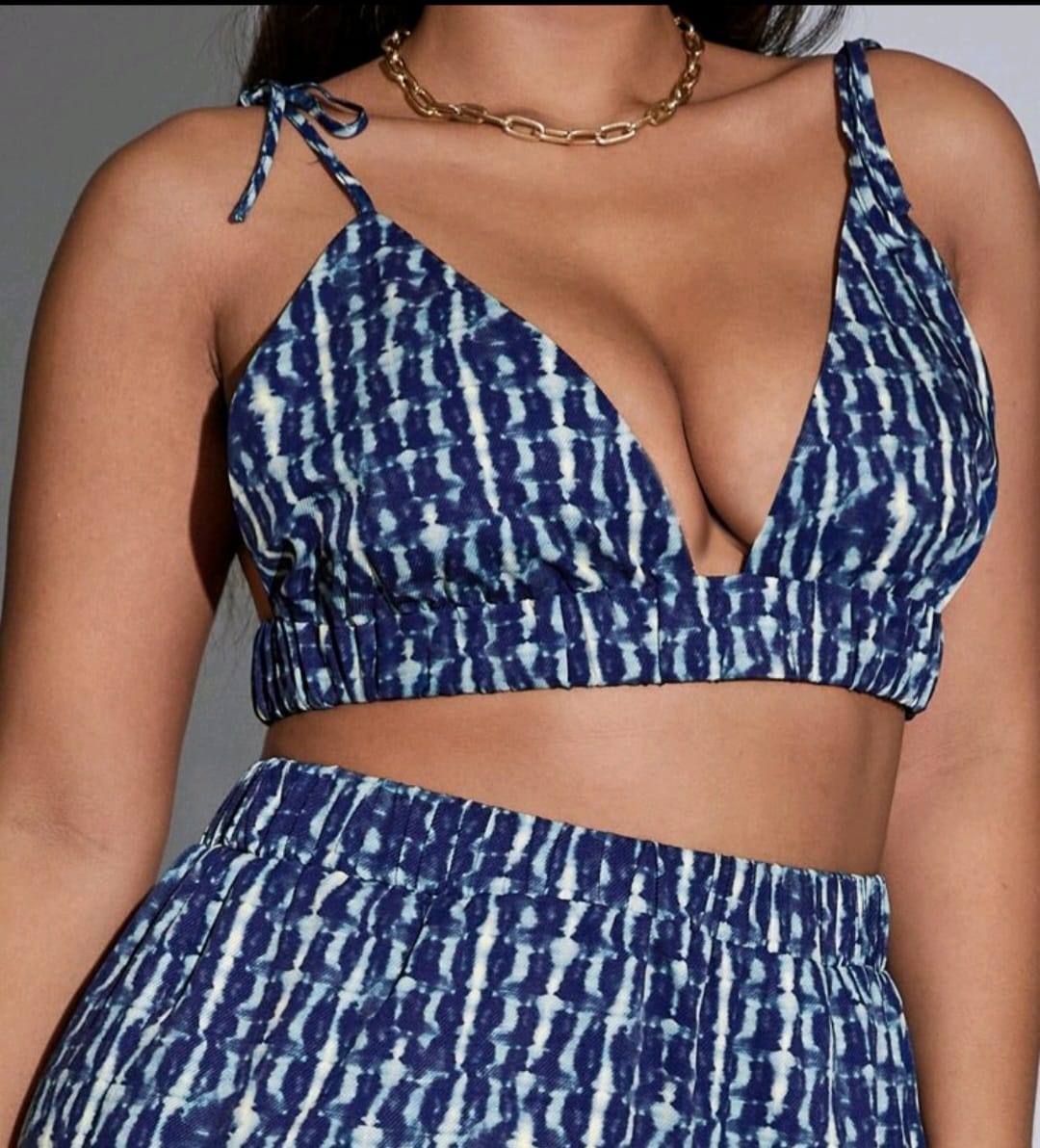 Crop Top Azul / Blanco  - Stretch de Atras -  Talla 1XL -