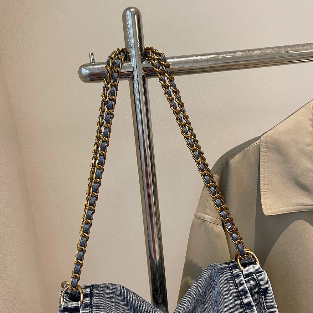 Cartera Mediana Tipo Jean con Detalles Dorados