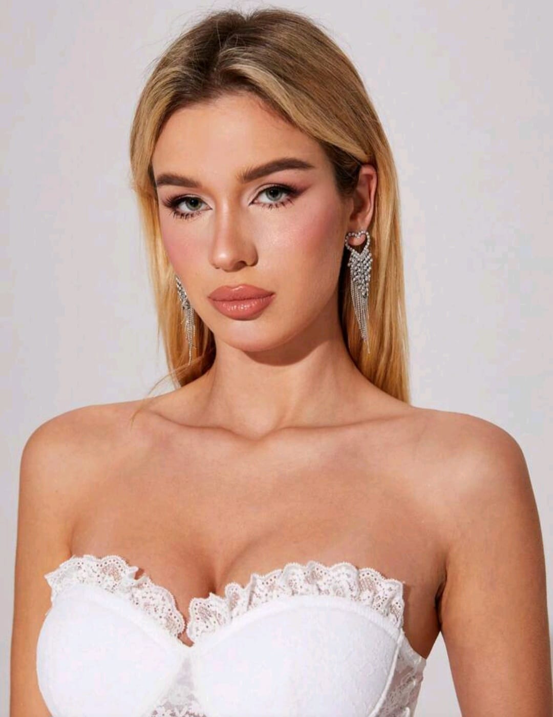 Aretes Plateados Corazon con Cristales - Super Elegantes