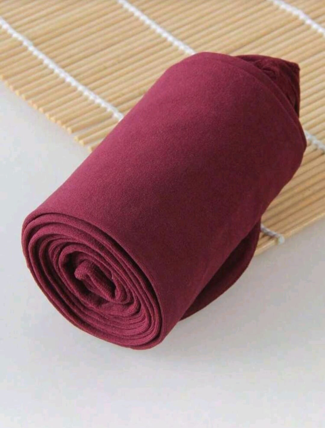 Medias Color Rojo Vino Borgoña - Tela Gruesa - Transparenta Poco - Unitalla XL-2XL